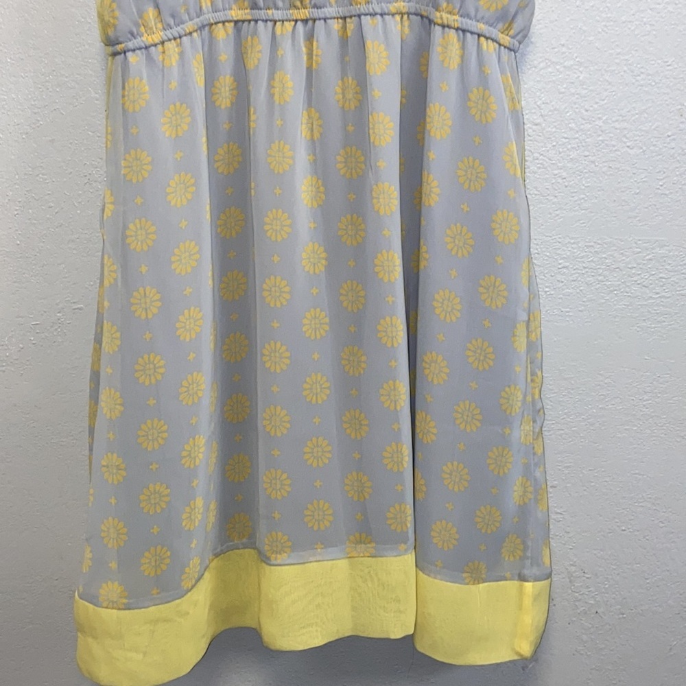 Esley NWT Yellow Gray Daisy Print Spaghetti Straps Pockets Elastic Waist Dress - Picture 9 of 13